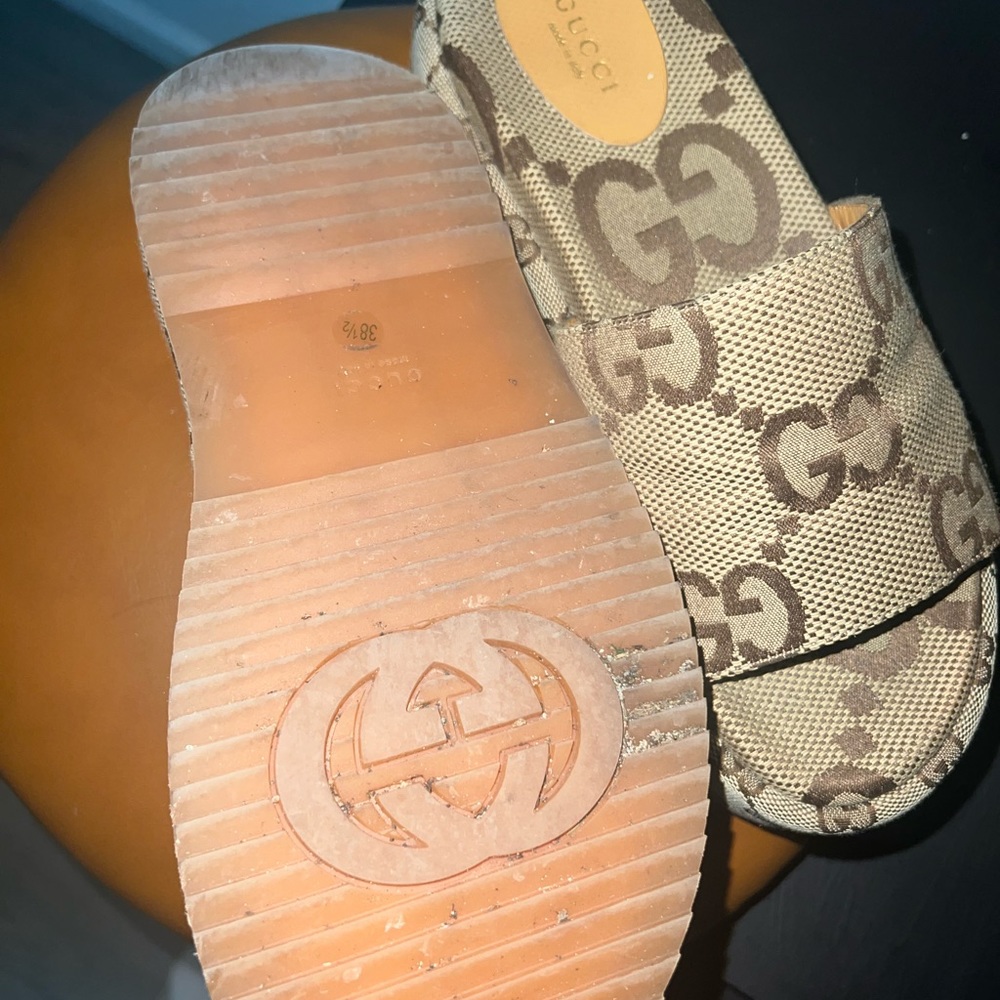 Gucci slides size 38.5